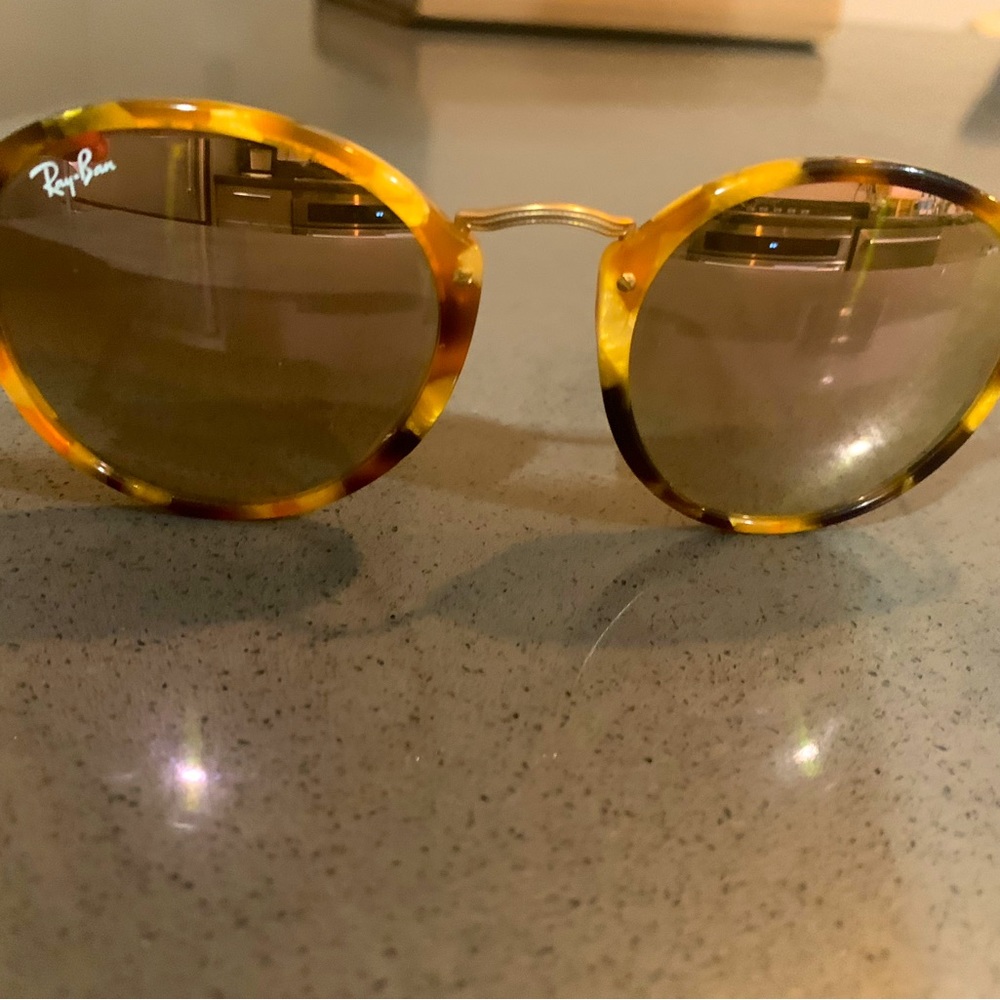 Ray-ban Round Tortoiseshell Mirrored sunglasses
